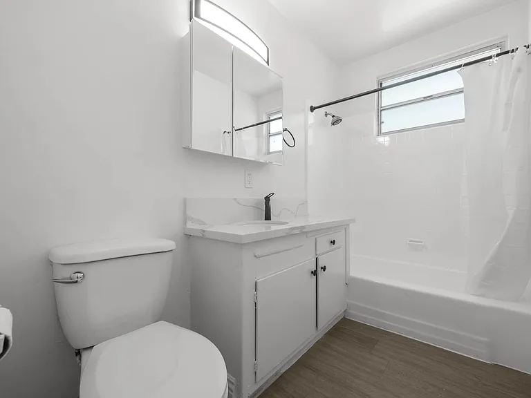 3907 Roxanne Ave #8 — Photo 17