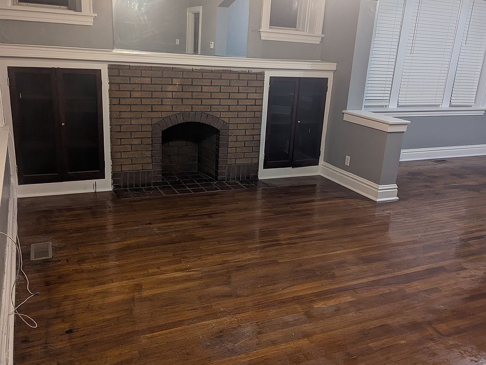 Living room & fireplace