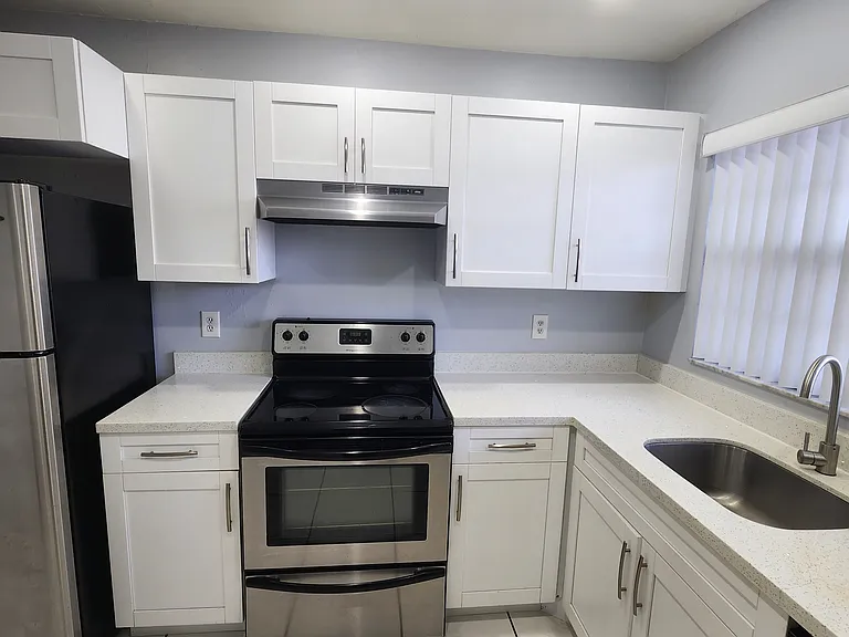1504 NW 89th Ter #1 — Photo 5