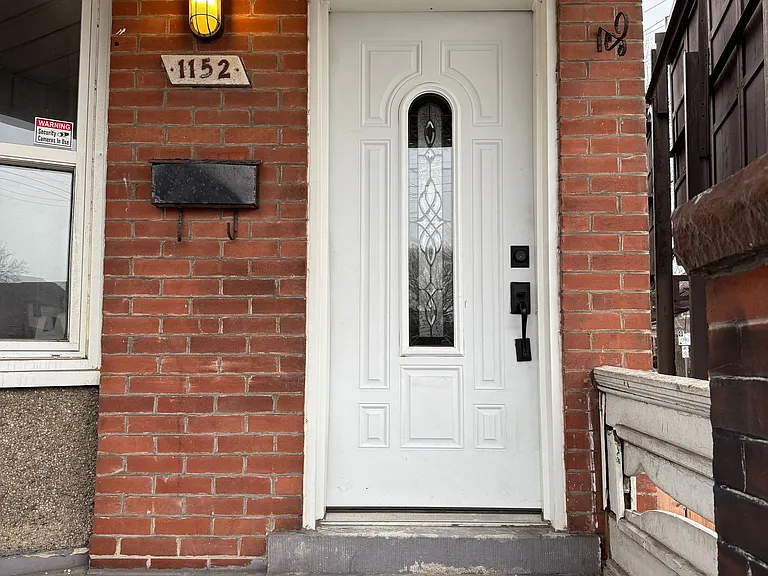 1152 King St E #1 — Photo 11