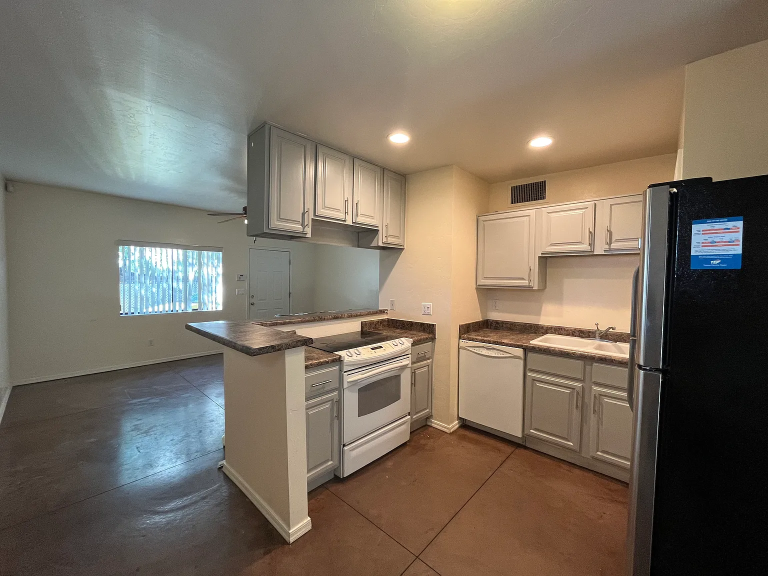 2 bed, 750 sqft, $1,100 — Photo 3
