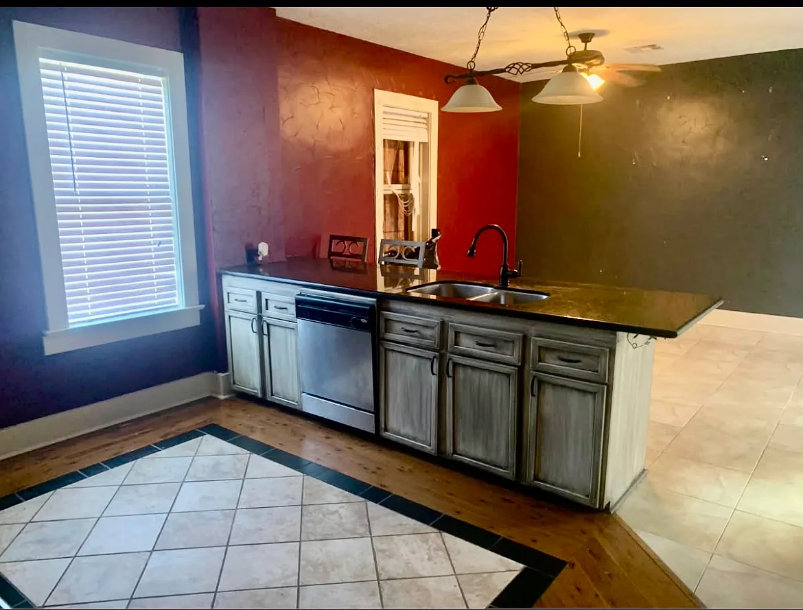 2 bed, 1100 sqft, $1,200 — Photo 4