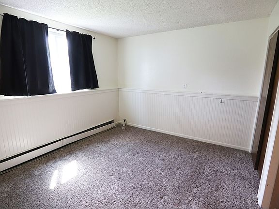 4th image of 33-39 E 9th St #4