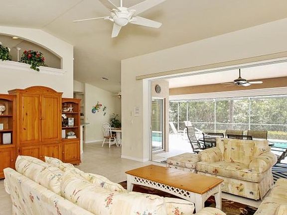 5th image of 1875 Dogwood Dr