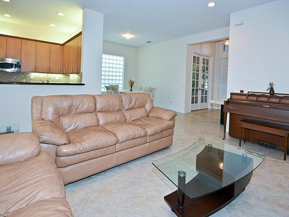 4th image of 10824 Deer Park Ln