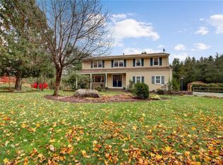 54 W Gate Rd, Suffern, NY 10901