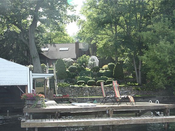 4th image of 1292 Arrowhead Beach Rd