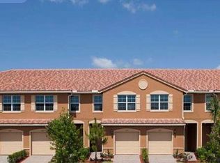 5972 Monterra Club Dr, Lake Worth, FL 33463