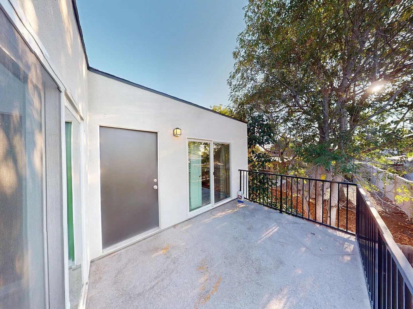 Updated 3 Bed / 2 Bath on Ewing! — Photo 2