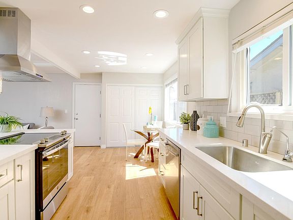 4th image of 6123 Del Robles Ct