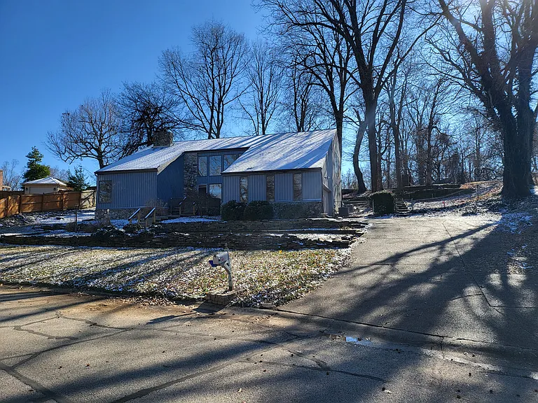 8199 Yorkridge Dr — Photo 11