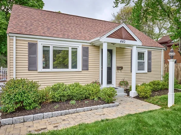 440 Forest St, Waltham, MA 02452