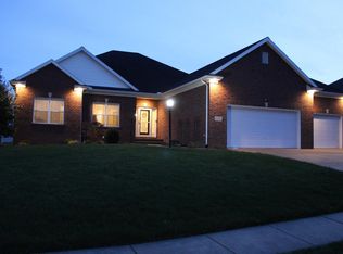 4208 Huntington Ridge Cir, Newburgh, IN 47630