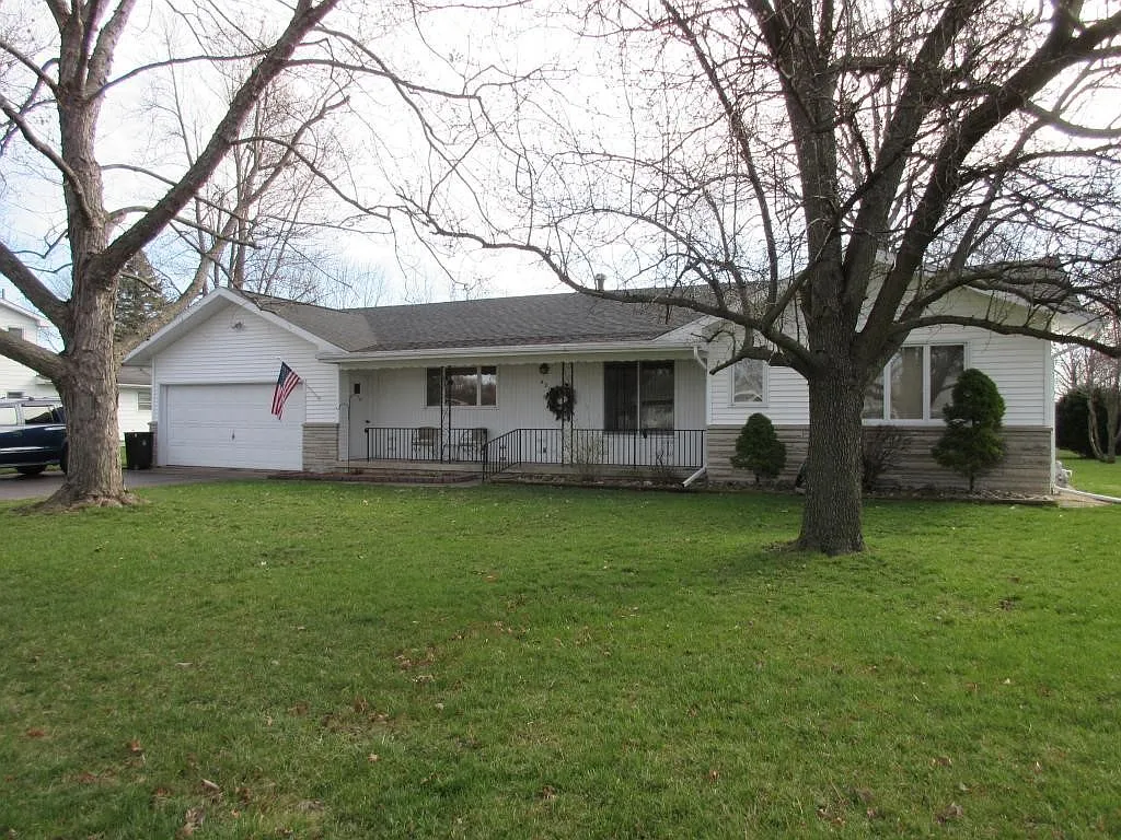 420 Kirk Dr photo 1