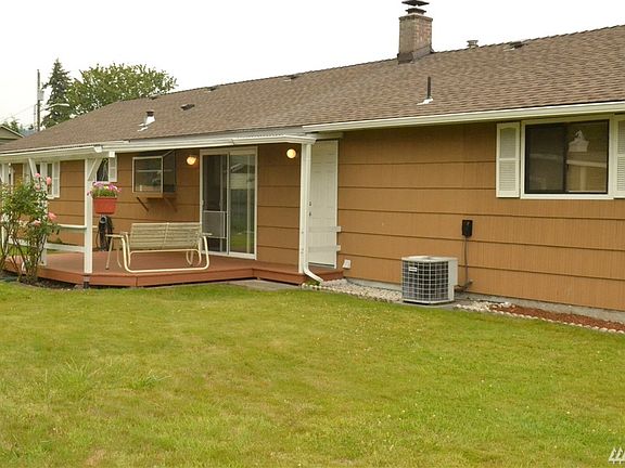 2nd image of 901 16th St NE