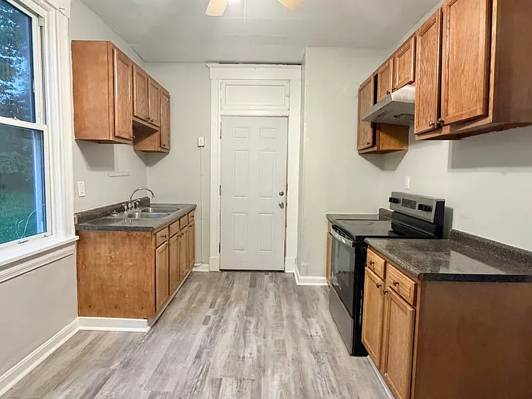 3139 Gaff Ave — Photo 5