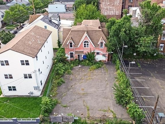 2nd image of 168 Carroll St