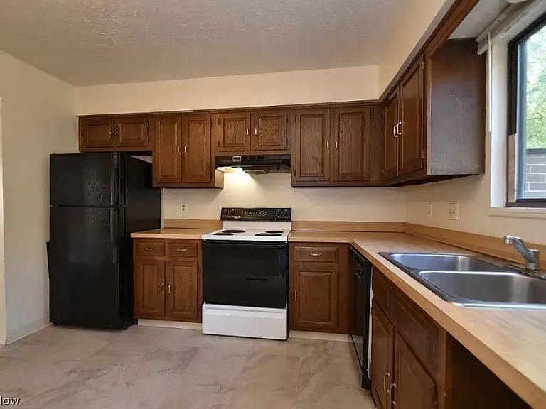 584 Wilkes Ln #242 — Photo 7