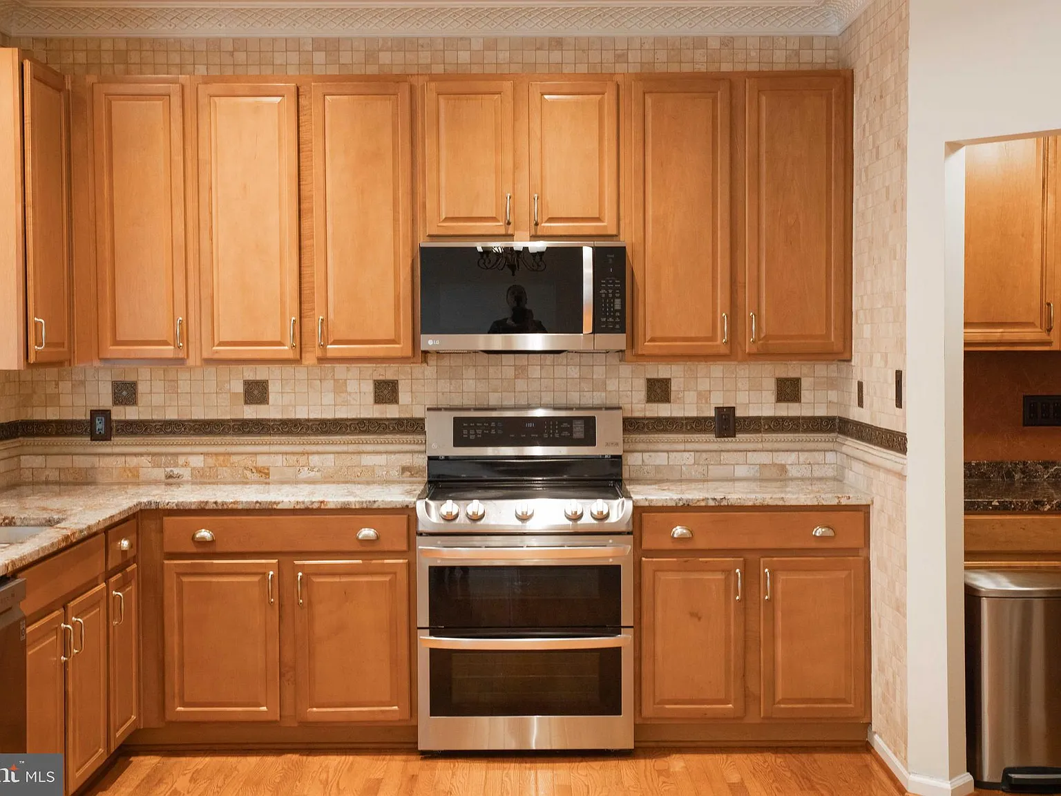 5 bed, 4.5 bath, 3019 sqft, $3,200 — Photo 4