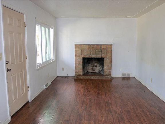 3rd image of 1119 W 17th St