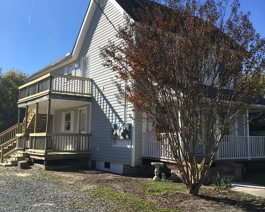 104 Franklin Ave #1