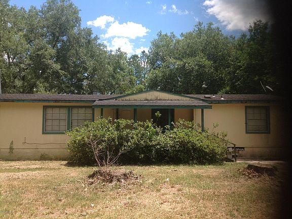2nd image of 2299 Carnation Ave