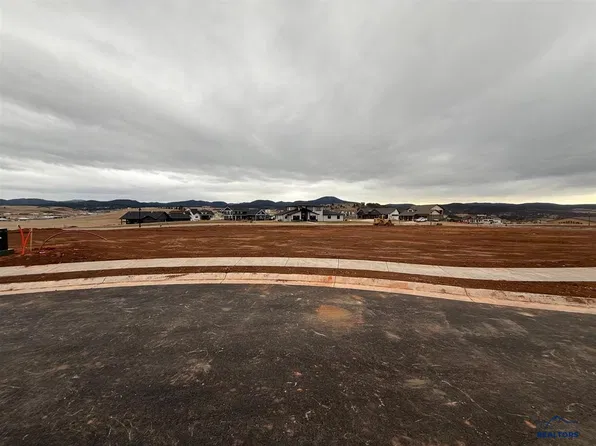 2927 SW Eetclover Cir, Spearfish, SD 57783