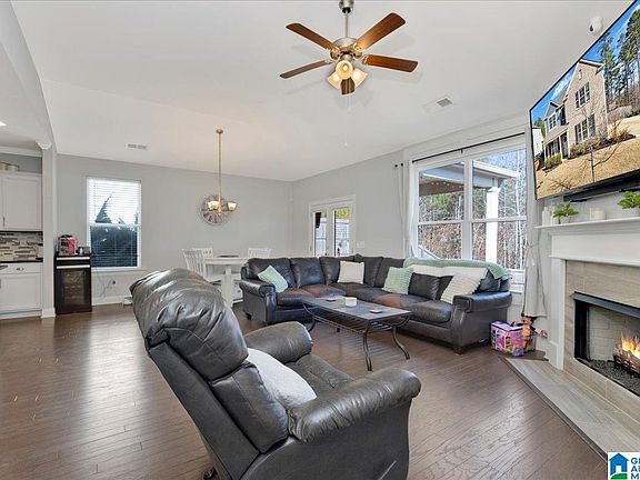 3rd image of 6467 Winslow Dr