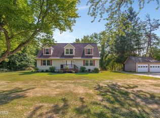 140 Catlin Rd, Averill Park, NY 12018