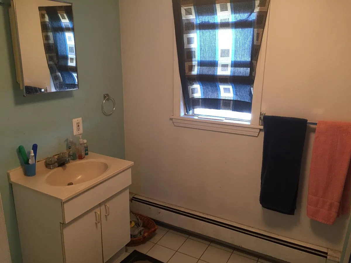 3 bed, 1200 sqft, $3,000 — Photo 2