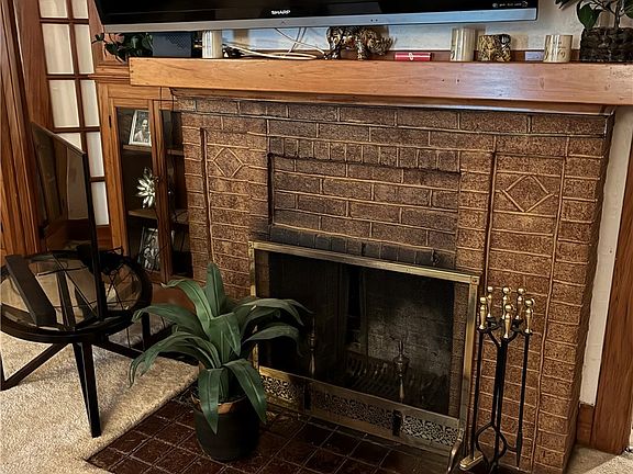5th image of 471 Brooks Ave