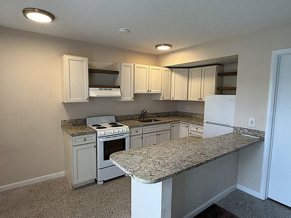 3rd image of 1118 N H St #11494080