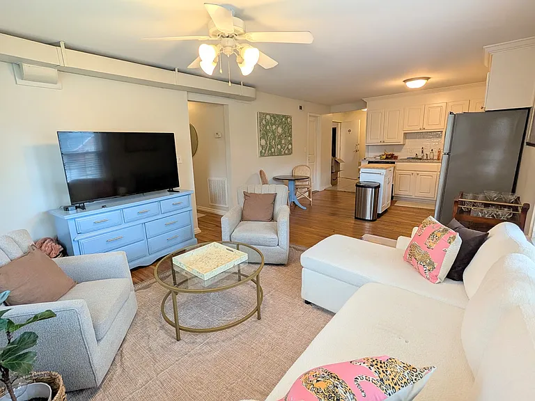 902 E Washington St #203 — Photo 10