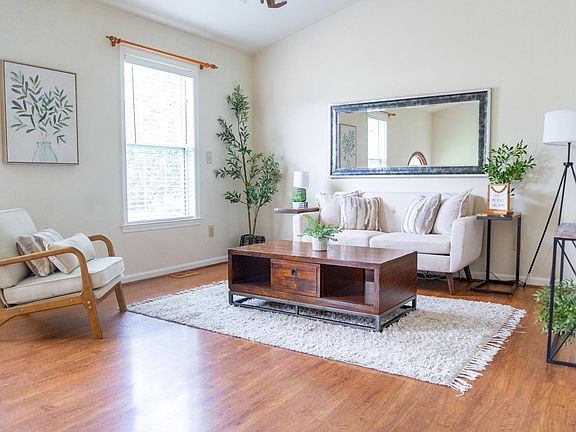 2nd image of 11009 Ascot Cir