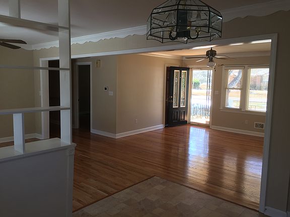 3rd image of 216 Montis Dr