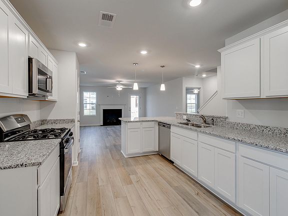 7th image of this home