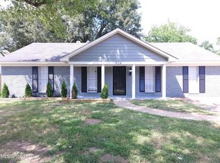 824 Valley Springs Dr, Southaven, MS 38671