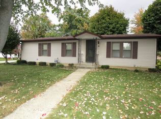108 W Sycamore St, Wakarusa, IN 46573