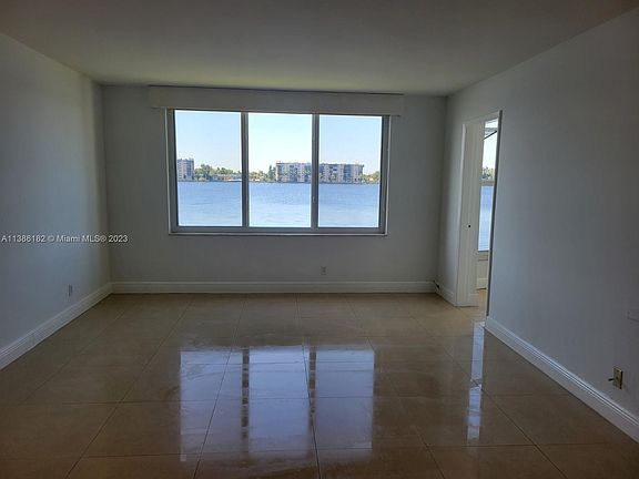 4th image of 1000 NE 191st St #22