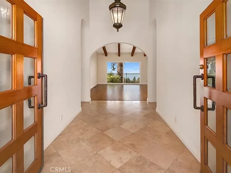 6866 Crest Rd — Photo 3