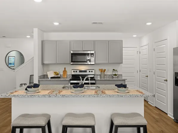 The Lakes at Statham