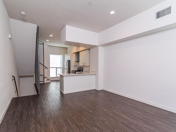 2nd image of 1015 30th St