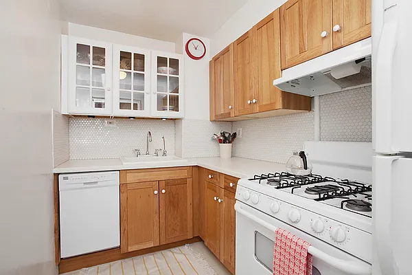 Sold by Brooklyn Hearth Realty | media 3