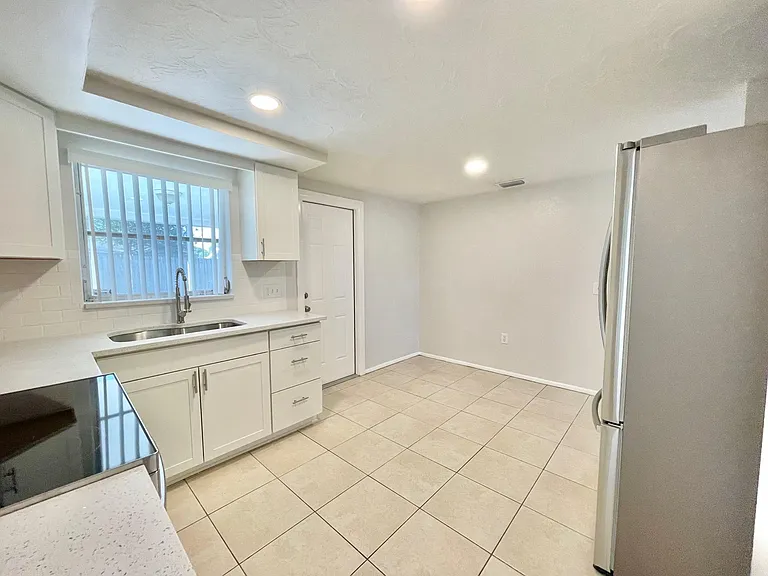 5814 1st Ave — Photo 9