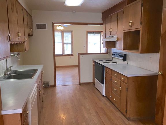3rd image of 4112 Touzalin Ave