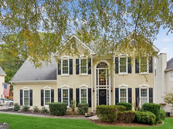 2317 Birch Hollow Trl, Lawrenceville, GA 30043