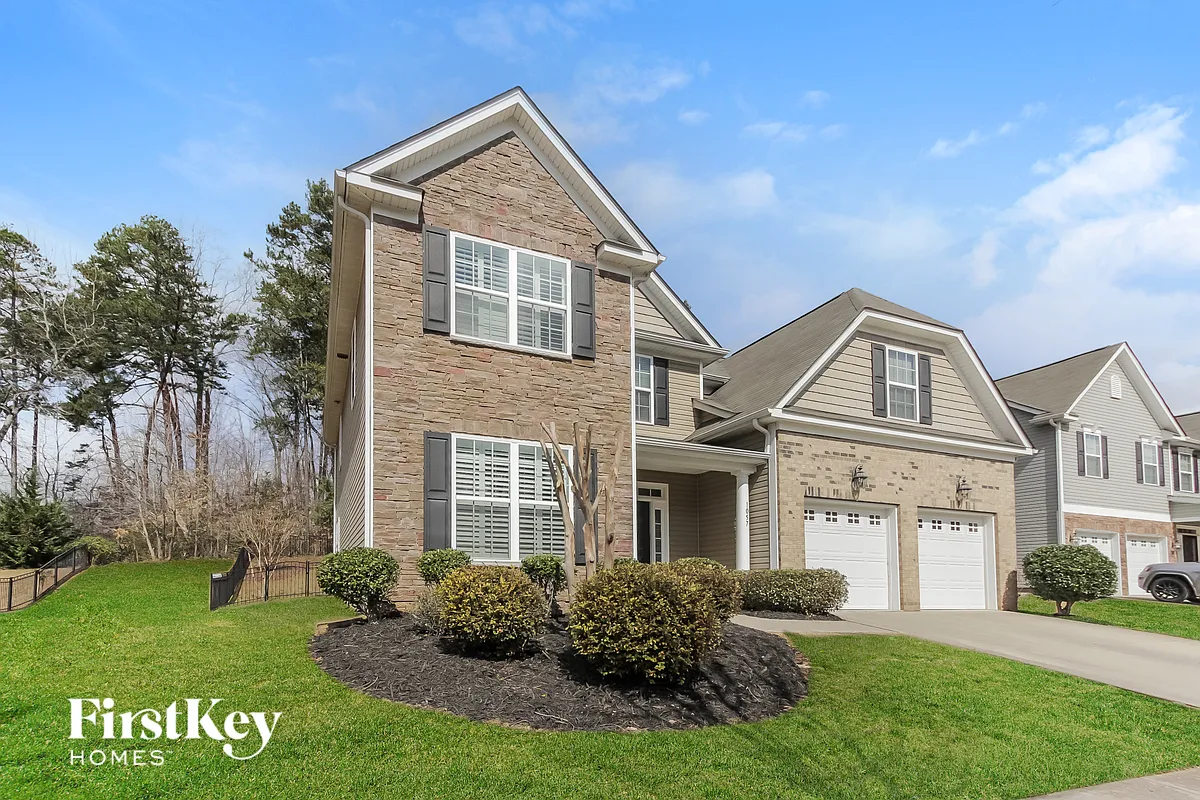 Building Photo - 1057 McLaren Dr