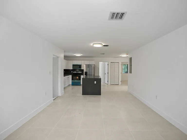 5819 NW 30th Ave #5819 — Photo 8