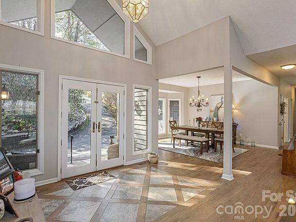 5th image of 155 Poplar Loop Dr