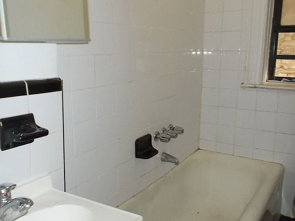 5th image of 163 Eastern Pkwy APT 2